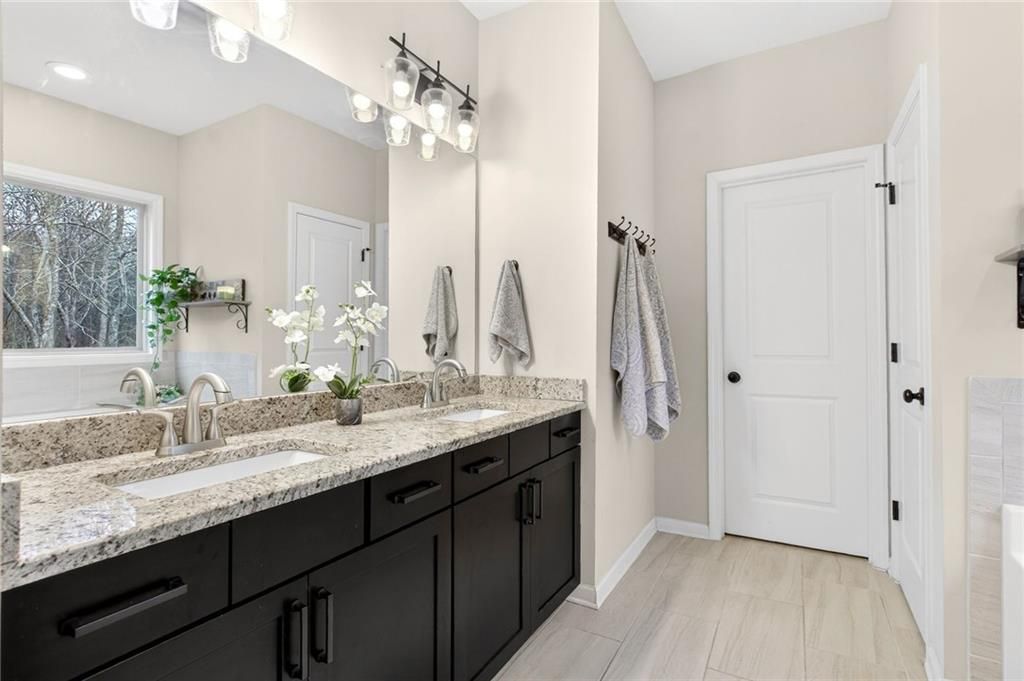 Image 23 of property listing at 4130 Birch Springs Court, Cumming, GA 30028