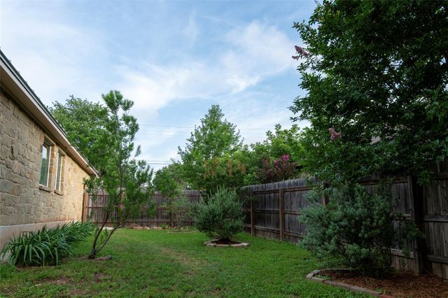2101 Stonehaven, San Marcos, TX 78666