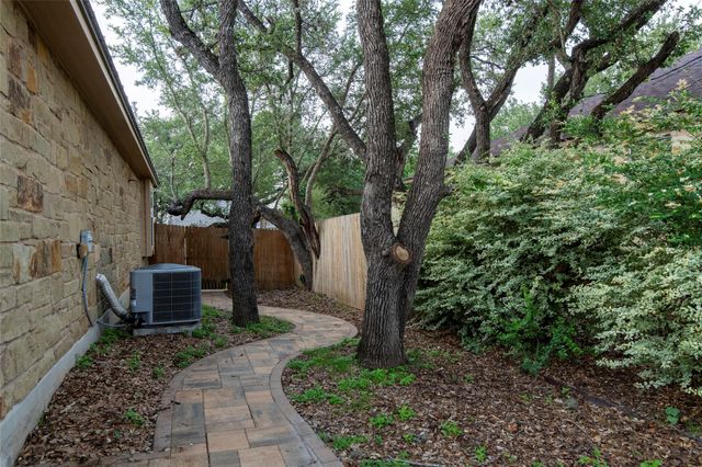 2101 Stonehaven, San Marcos, TX 78666