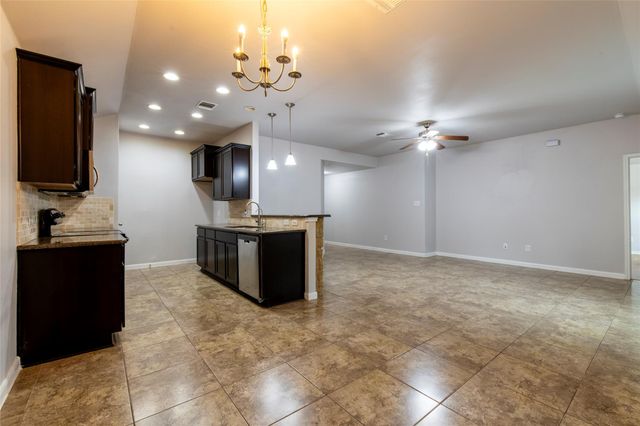 2101 Stonehaven, San Marcos, TX 78666