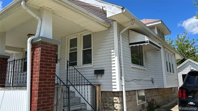 2202 Brown Street, Flint, MI 48503