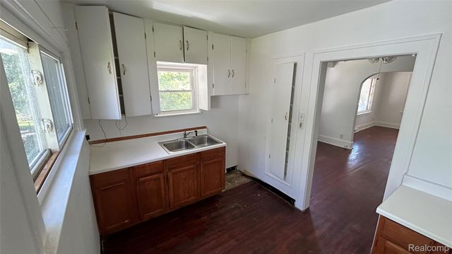 2202 Brown Street, Flint, MI 48503