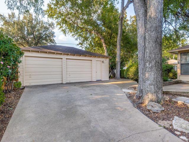 7415-7417 Walling Lane, Dallas, TX 75231