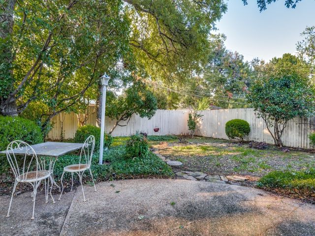 7415-7417 Walling Lane, Dallas, TX 75231