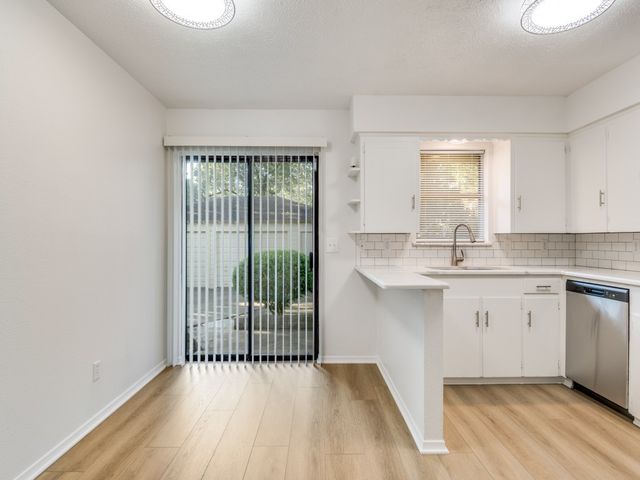 7415-7417 Walling Lane, Dallas, TX 75231