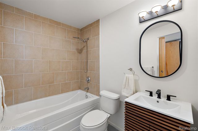 333 E Parent Avenue 22, Royal Oak, MI 48067