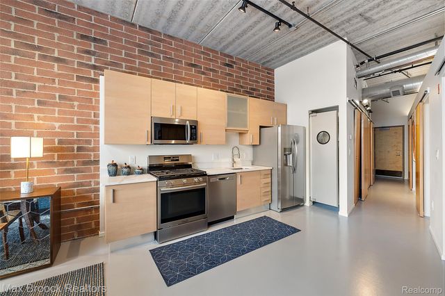 333 E Parent Avenue 22, Royal Oak, MI 48067