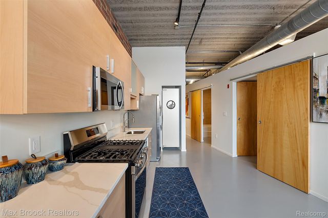 333 E Parent Avenue 22, Royal Oak, MI 48067