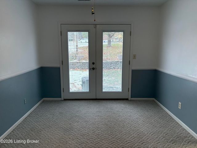 200 Castlerock Dr, Shepherdsville, KY 40165