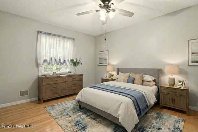 200 Castlerock Dr, Shepherdsville, KY 40165