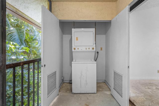 22076 Palms Way 203, Boca Raton, FL 33433