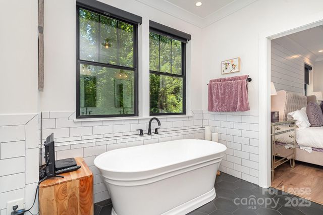 5552 Holyoke Lane, Charlotte, NC 28226