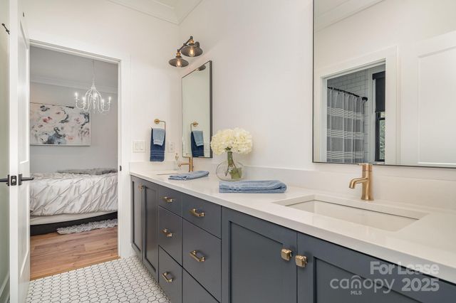 5552 Holyoke Lane, Charlotte, NC 28226