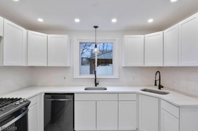 224 Swarthmore Rd, Linden City, NJ 07036