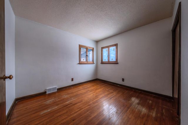 1223 Mclean Avenue, Saint Paul, MN 55106