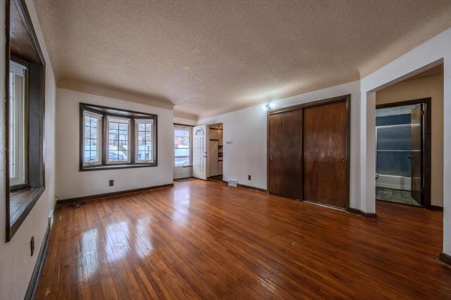 1223 Mclean Avenue, Saint Paul, MN 55106