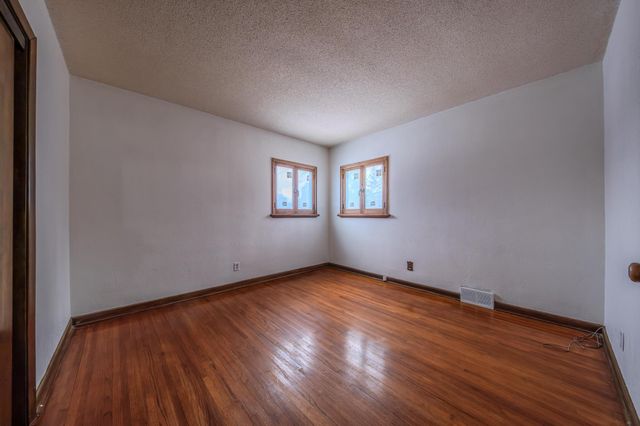 1223 Mclean Avenue, Saint Paul, MN 55106