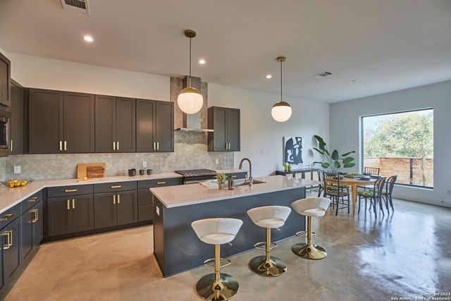 1835 Flamingo Dr No 4, San Antonio, TX 78209