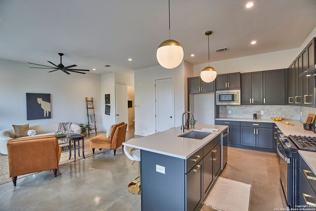 1835 Flamingo Dr No 4, San Antonio, TX 78209