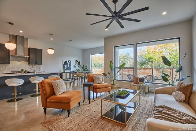 1835 Flamingo Dr No 4, San Antonio, TX 78209