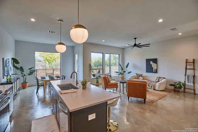 1835 Flamingo Dr No 4, San Antonio, TX 78209