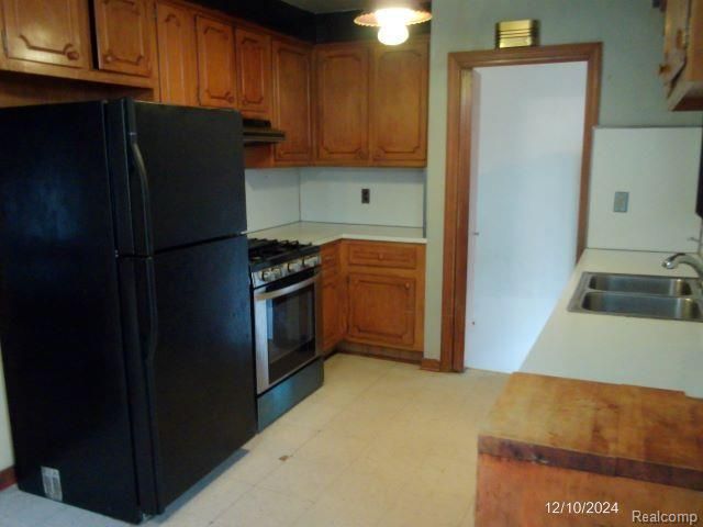 5727 E OUTER Drive, Detroit, MI 48234