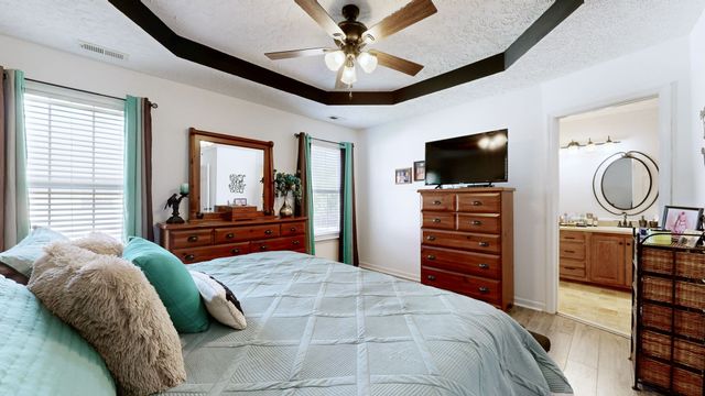 813 Chaney Woods Dr, La Vergne, TN 37086