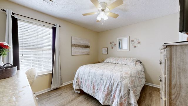 813 Chaney Woods Dr, La Vergne, TN 37086