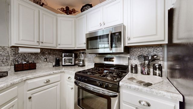 813 Chaney Woods Dr, La Vergne, TN 37086