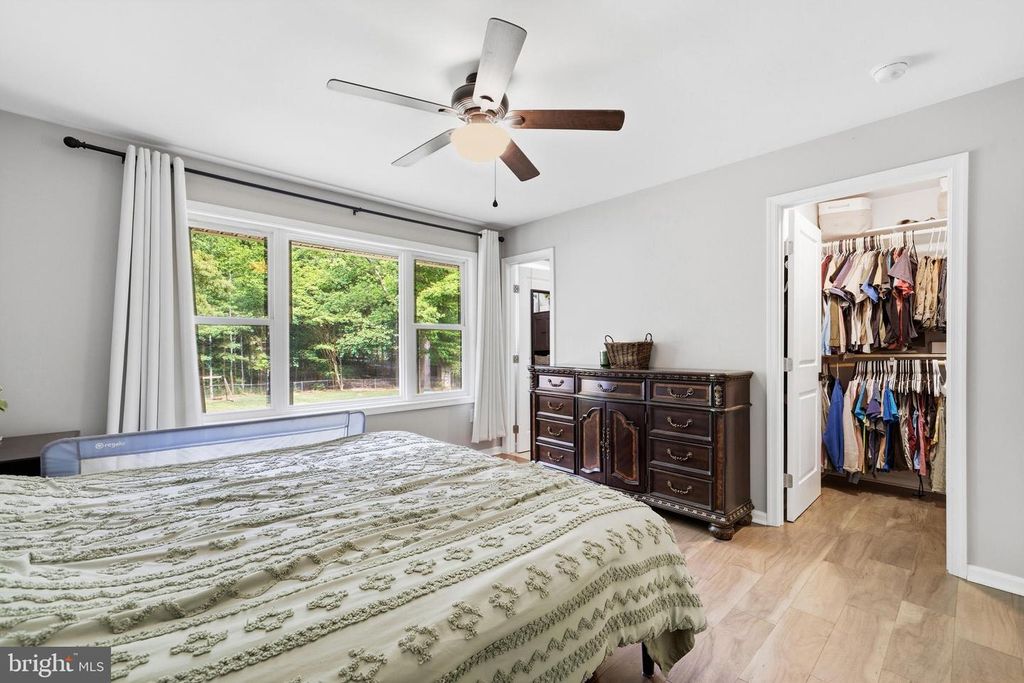 Image 26 of property listing at 11450 LITTLE COVE POINT RD, Lusby, MD 20657
