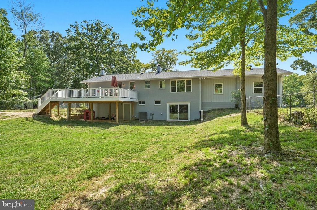 Image 50 of property listing at 11450 LITTLE COVE POINT RD, Lusby, MD 20657