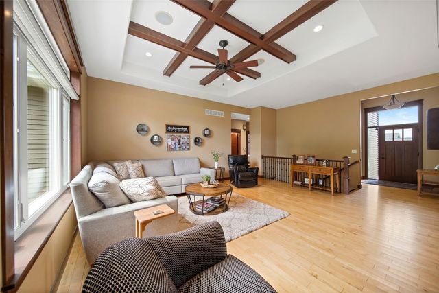 617 Majestic Oak Ridge, Solon, IA 52333