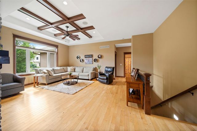 617 Majestic Oak Ridge, Solon, IA 52333