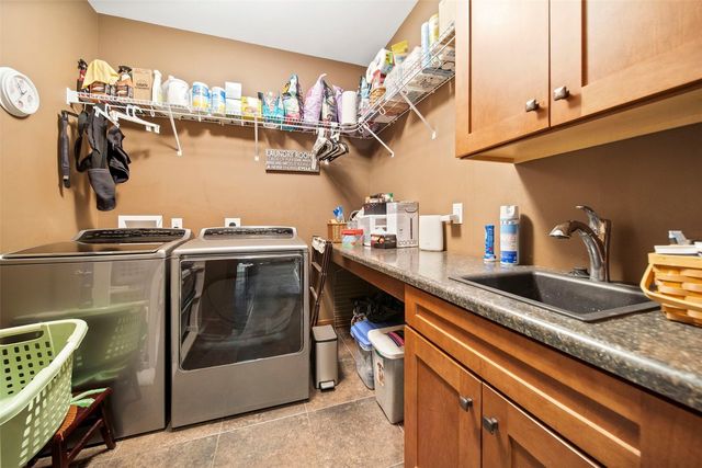 617 Majestic Oak Ridge, Solon, IA 52333