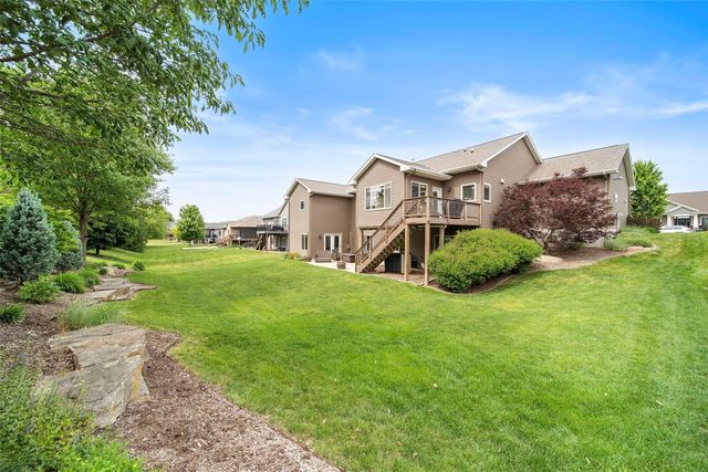 617 Majestic Oak Ridge, Solon, IA 52333