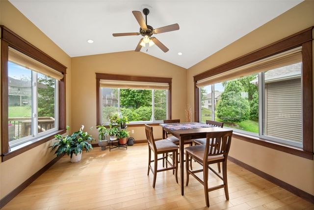 617 Majestic Oak Ridge, Solon, IA 52333