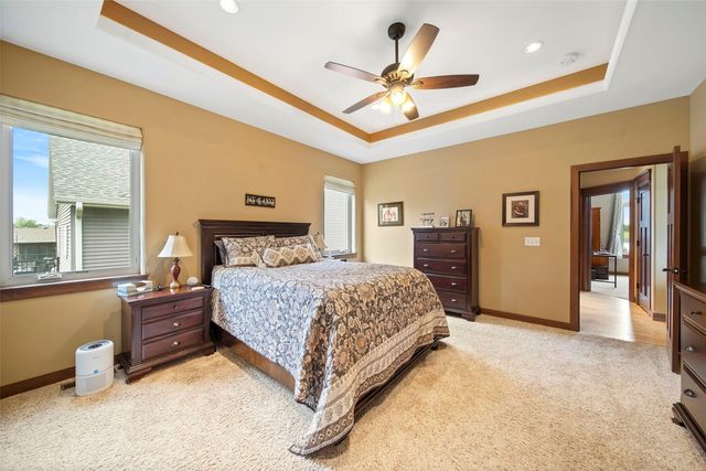 617 Majestic Oak Ridge, Solon, IA 52333