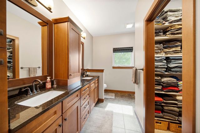 617 Majestic Oak Ridge, Solon, IA 52333