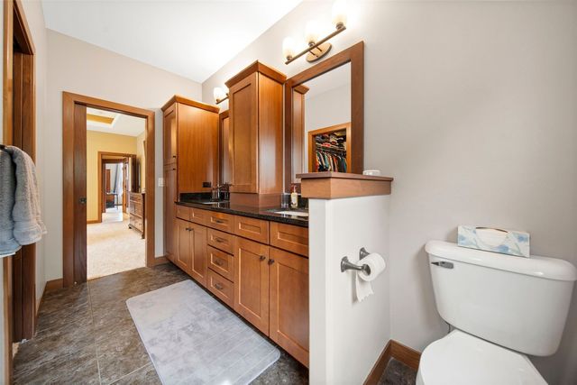 617 Majestic Oak Ridge, Solon, IA 52333