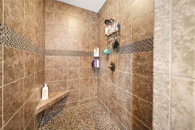 617 Majestic Oak Ridge, Solon, IA 52333