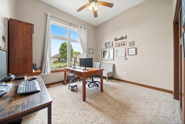 617 Majestic Oak Ridge, Solon, IA 52333