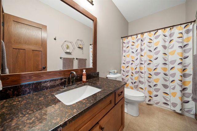617 Majestic Oak Ridge, Solon, IA 52333
