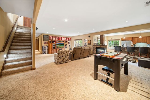617 Majestic Oak Ridge, Solon, IA 52333
