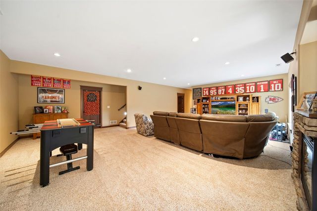 617 Majestic Oak Ridge, Solon, IA 52333