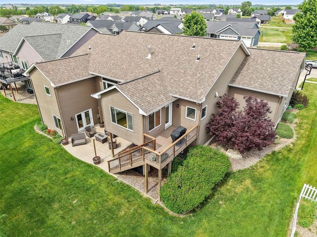 617 Majestic Oak Ridge, Solon, IA 52333