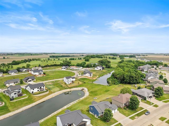617 Majestic Oak Ridge, Solon, IA 52333