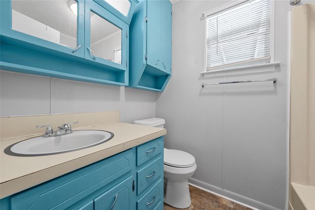 235 Country Drive, Waco, TX 76705
