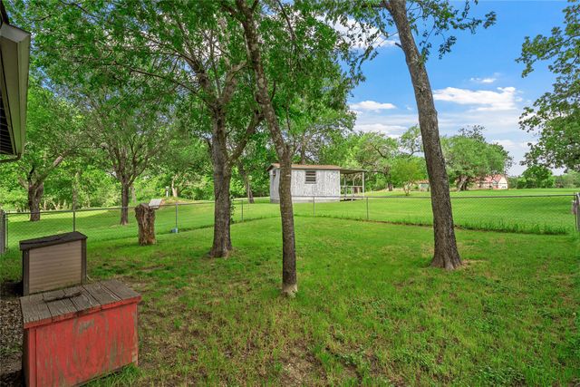 235 Country Drive, Waco, TX 76705