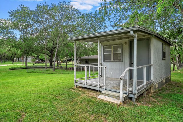 235 Country Drive, Waco, TX 76705