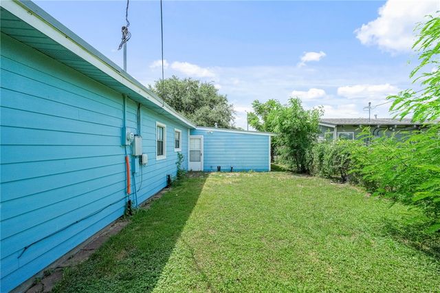 1514 Devon Dr, Corpus Christi, TX 78415